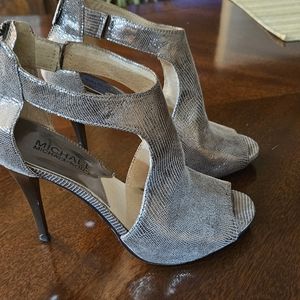 Michael kors metallic 4 inch heels  size 6m